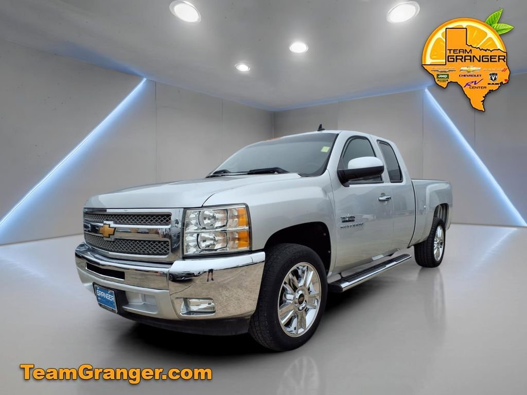 Used 2012 SILVER ICE METALLIC Chevrolet LT image 3