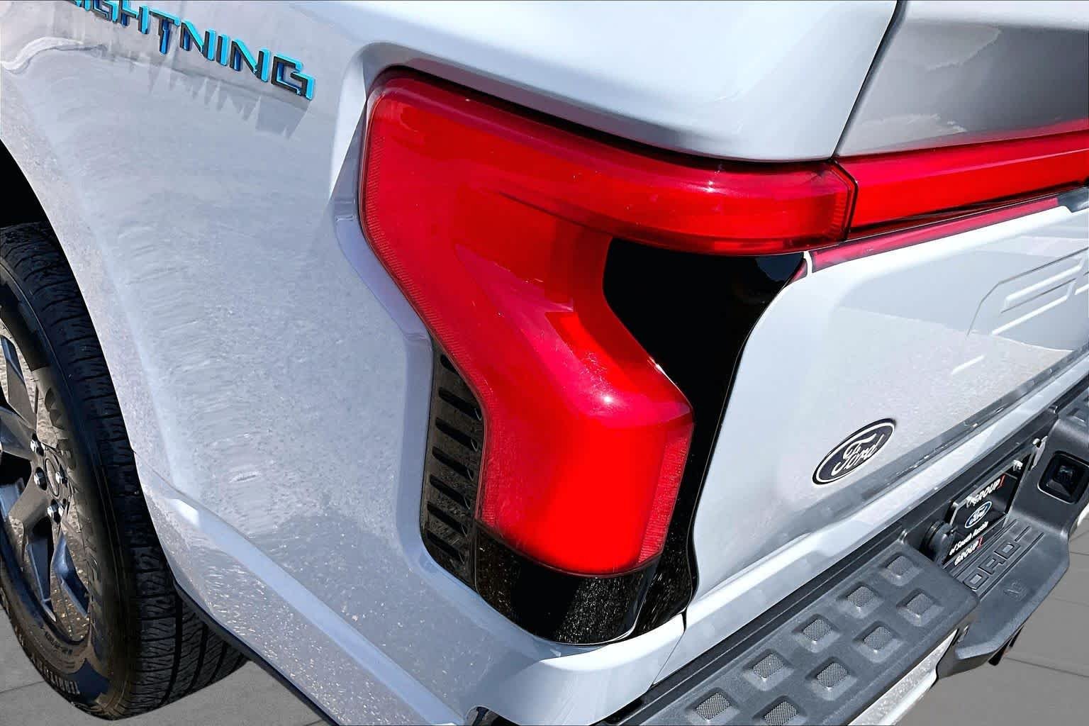 Used 2024 Avalanche Ford LARIAT image 30