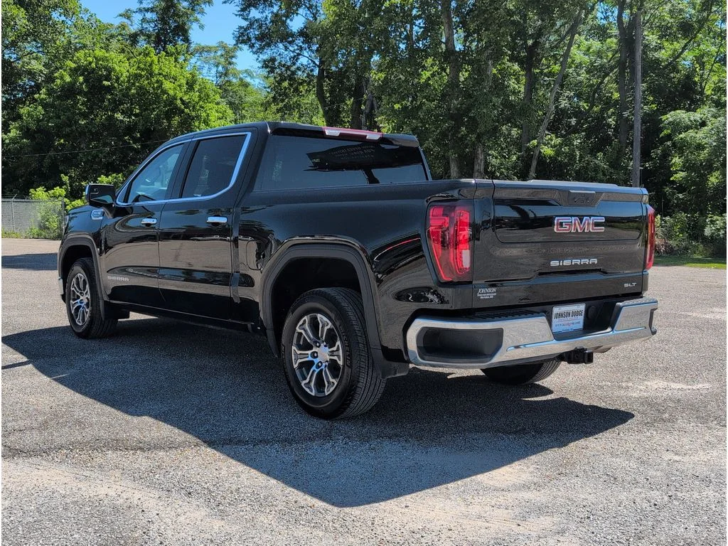 Used 2025 BLACK GMC Crew Cab 147" SLT image 3