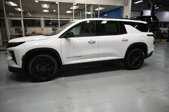 2027 Chevrolet Traverse LT - Photo 7