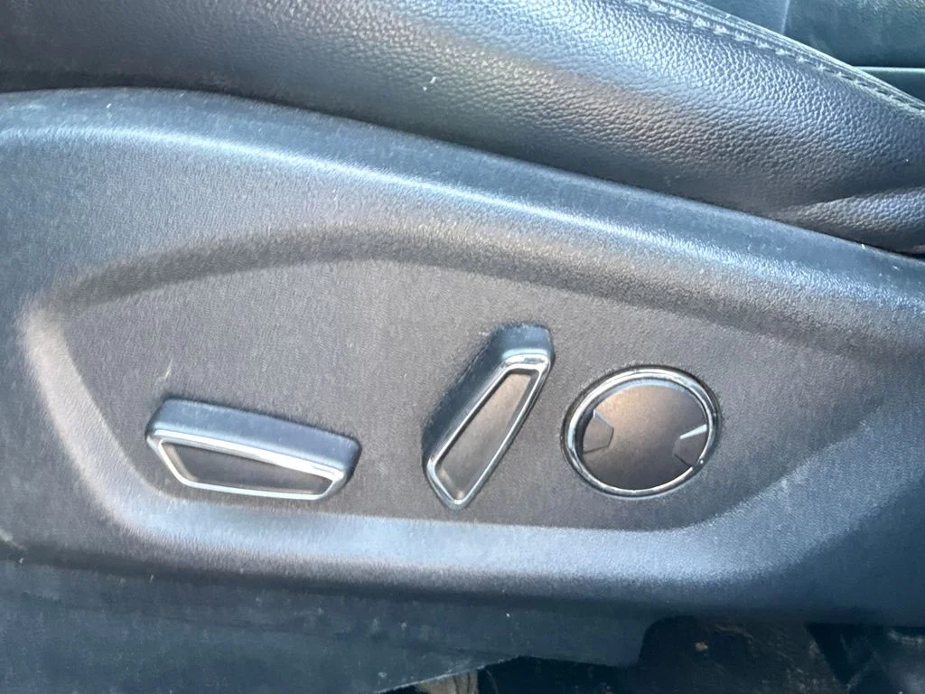 Used 2018 Red Ford XLT image 11