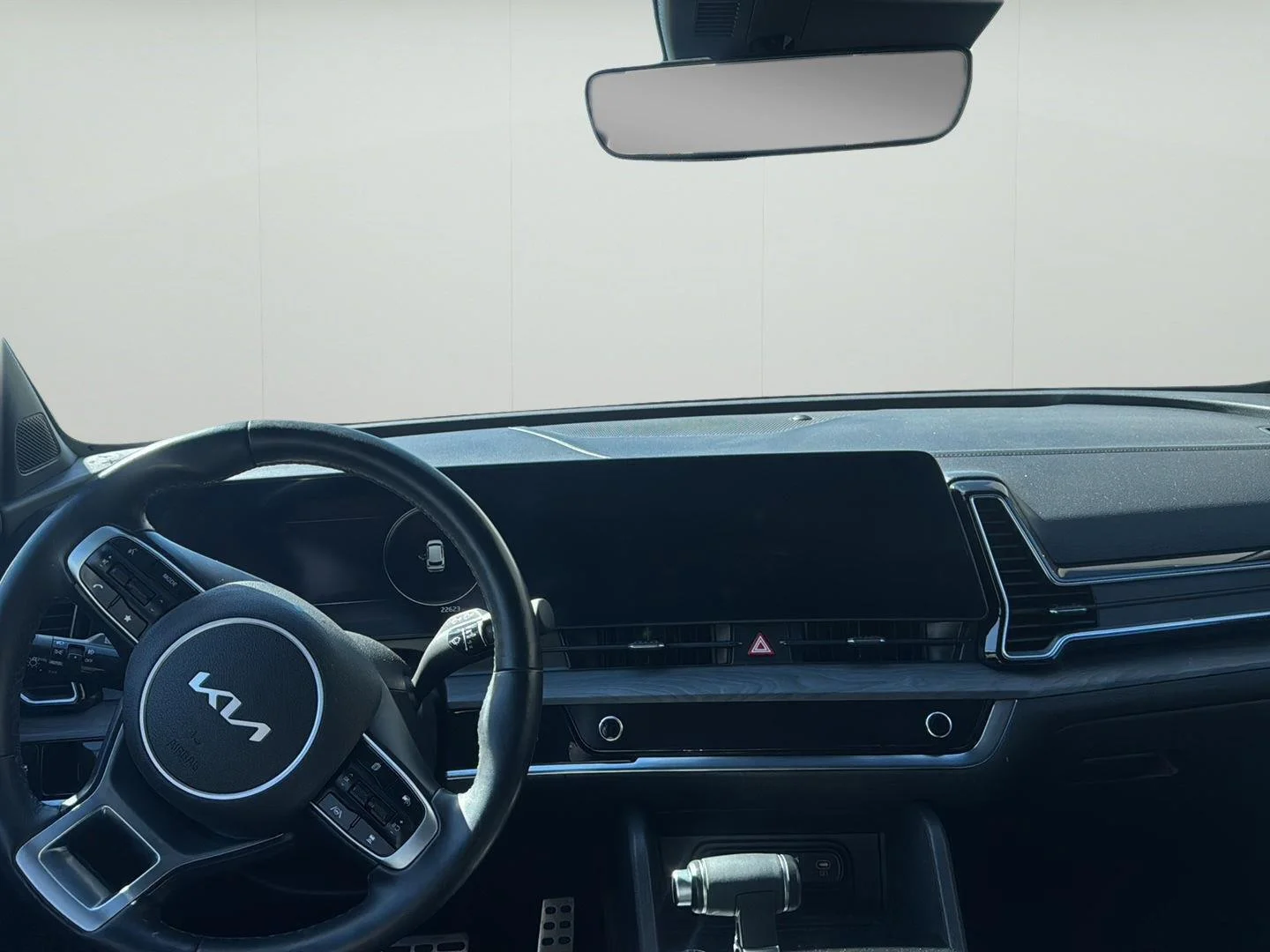 Used 2024 Glacial White Pearl/Ebony Black Roof Kia X-Pro image 9