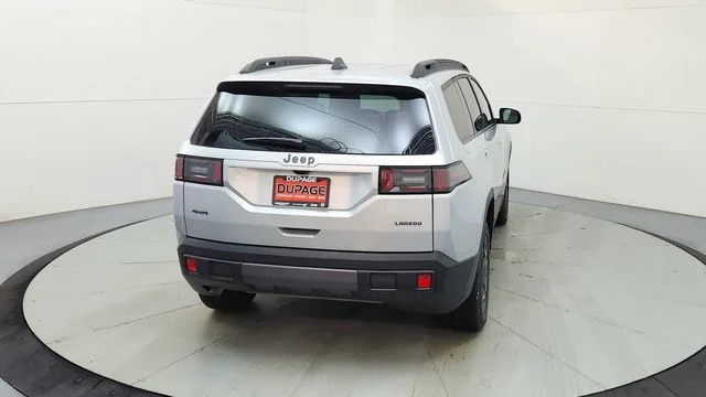New 2026 Silver Zynith Clear-Coat Exterior Paint Jeep Laredo image 9
