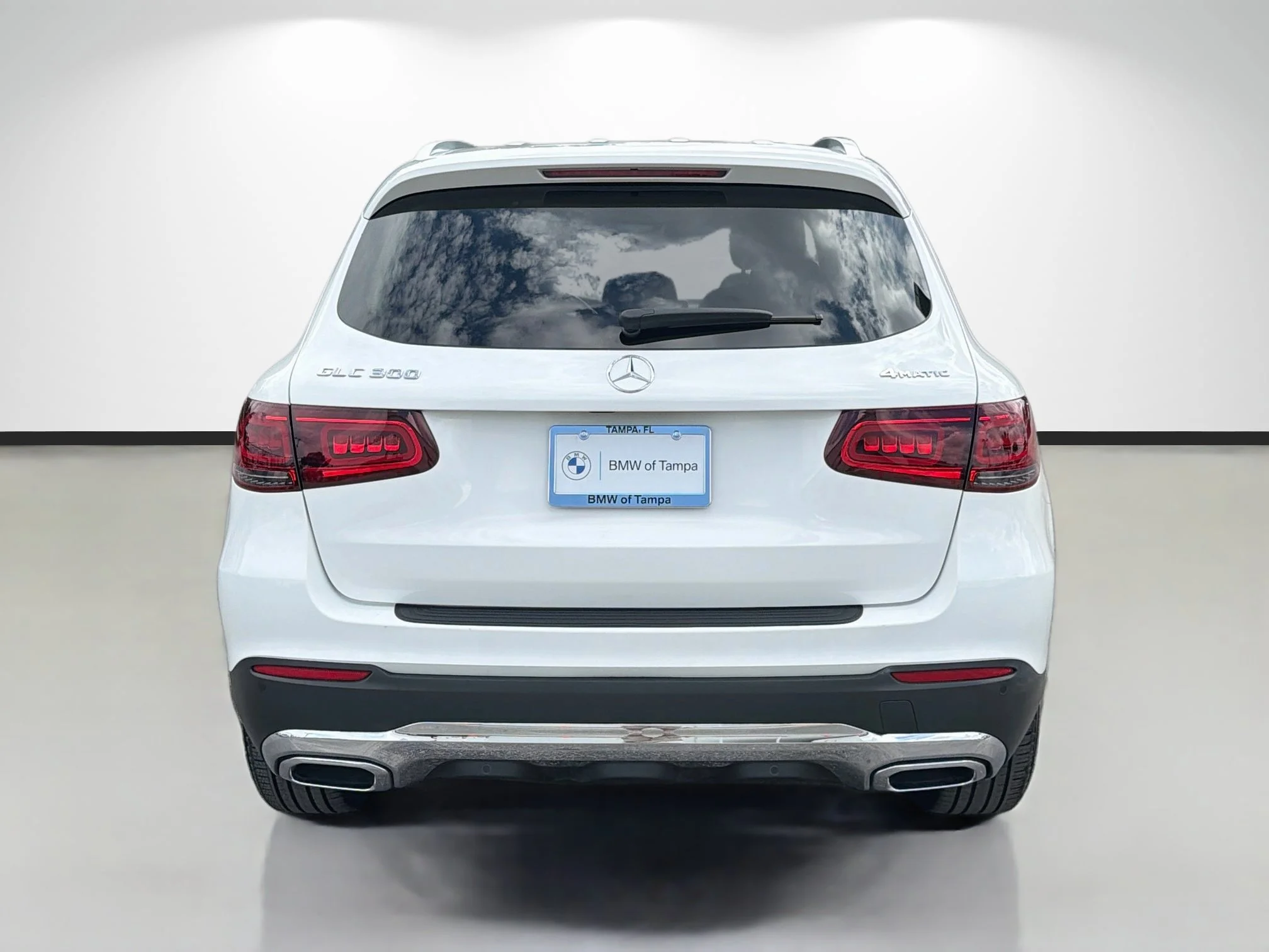 Used 2022 Polar White Mercedes-Benz GLC 300 image 4