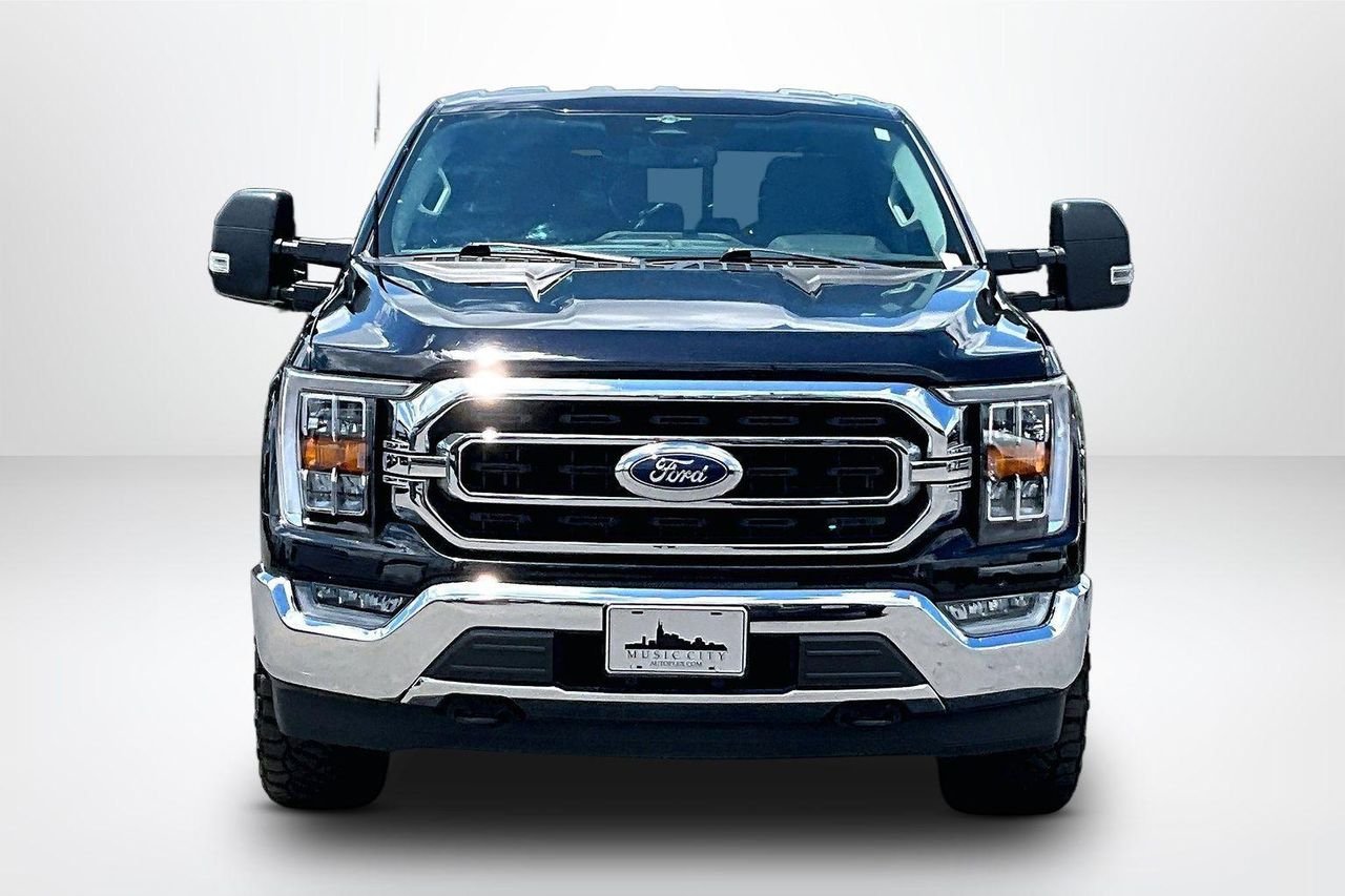 Used 2023 Agate Black Metallic Ford XLT image 2