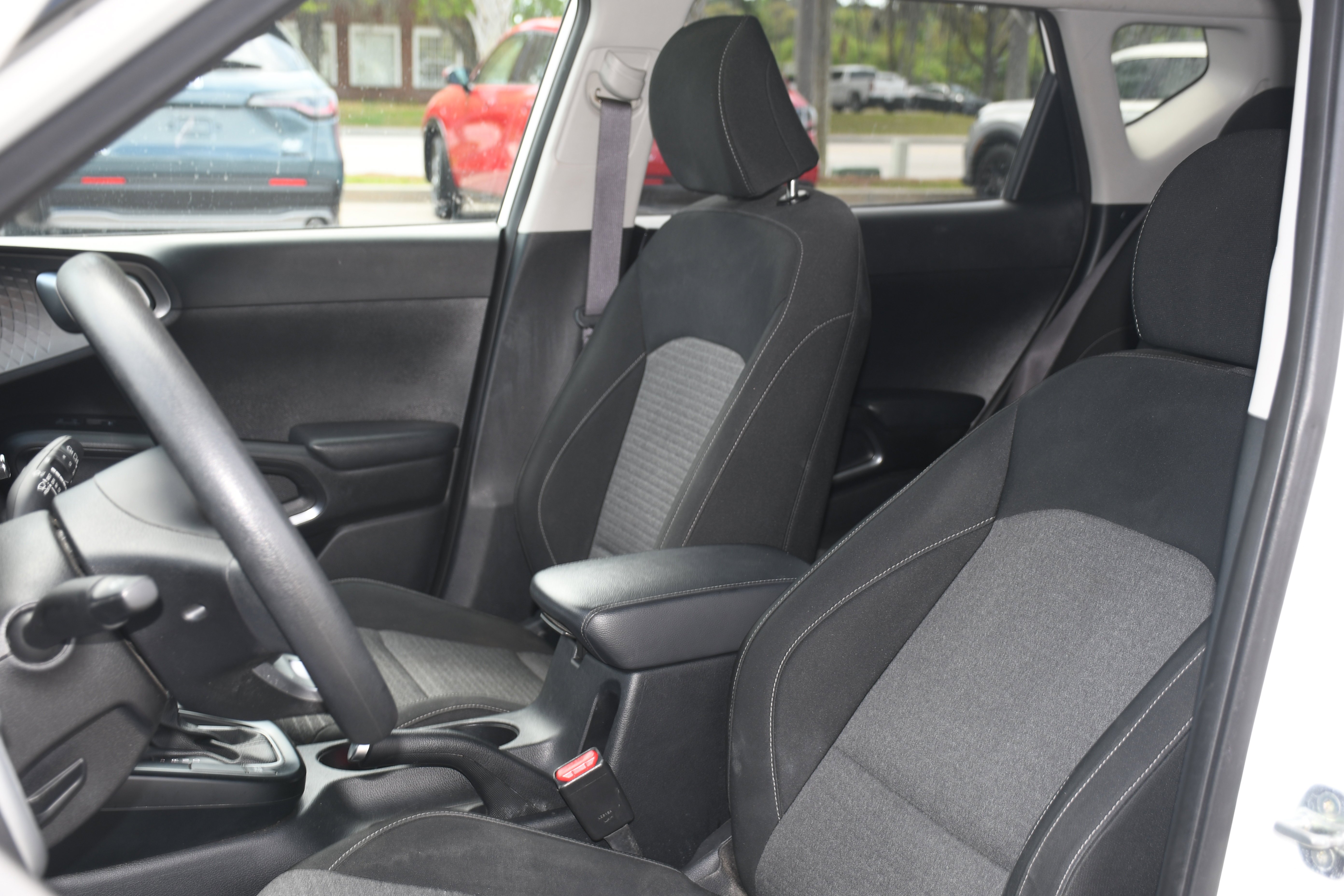 Used 2021 White Kia S image 10