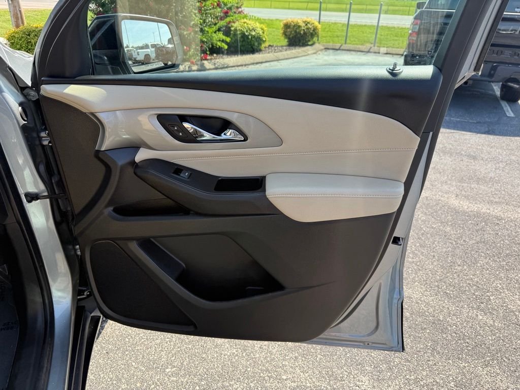 Used 2023 Gray Chevrolet LS image 18