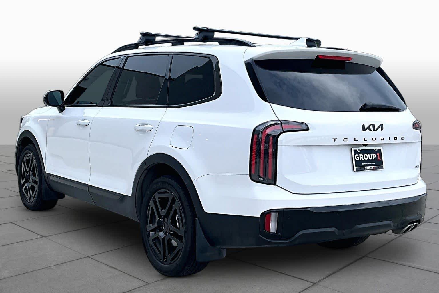 Used 2025 Glacial White Pearl Kia SX X-Line image 11