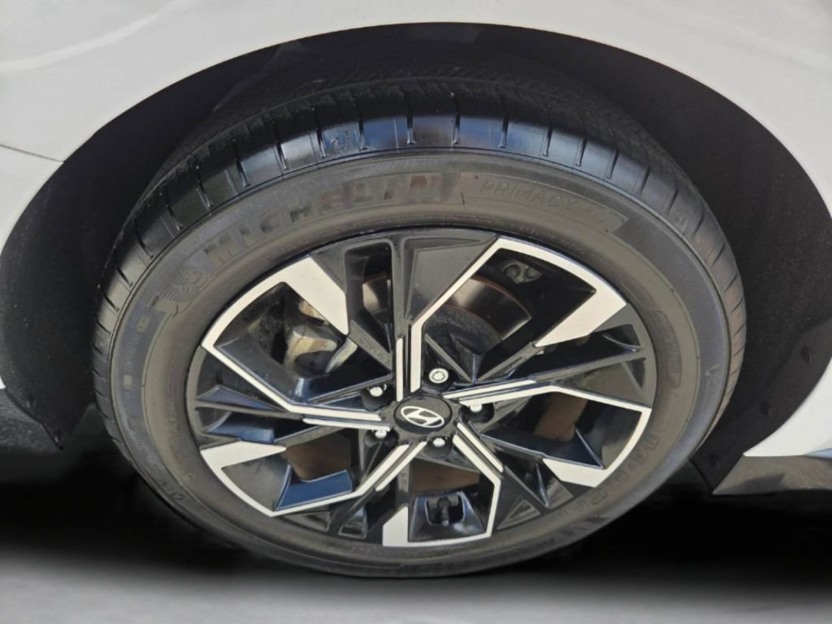 Used 2024 Serenity White Hyundai SEL image 15