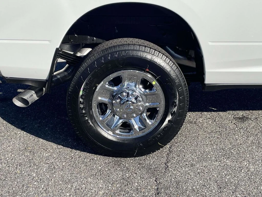 New 2026 Bright White Clear-Coat Exterior Paint RAM Tradesman image 12