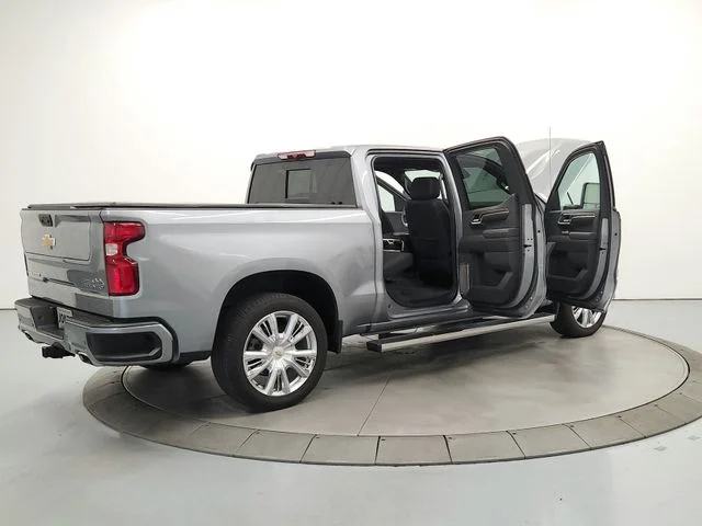 Used 2024 Gray Chevrolet High Country image 15