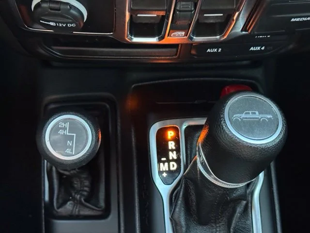 Used 2022 Red Jeep Sport S 4x4 image 37
