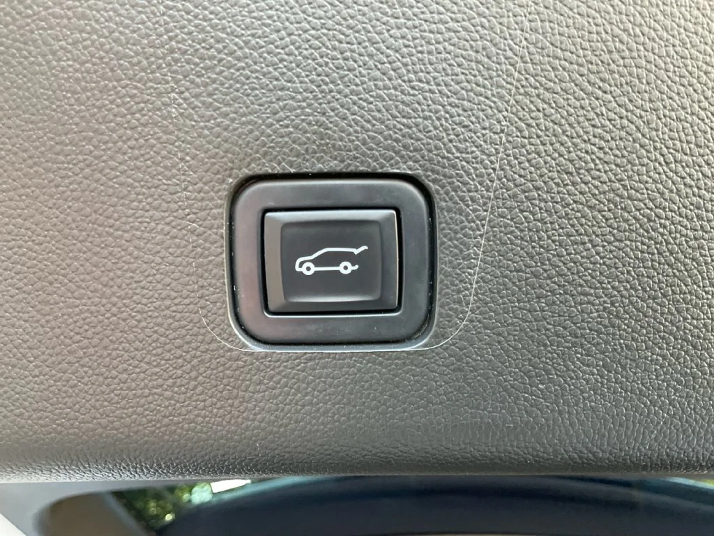 Used 2022 Beige Chevrolet Premier image 32