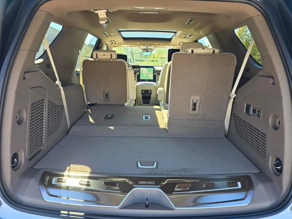 New 2027 Glacier White Tricoat GMC Denali image 21