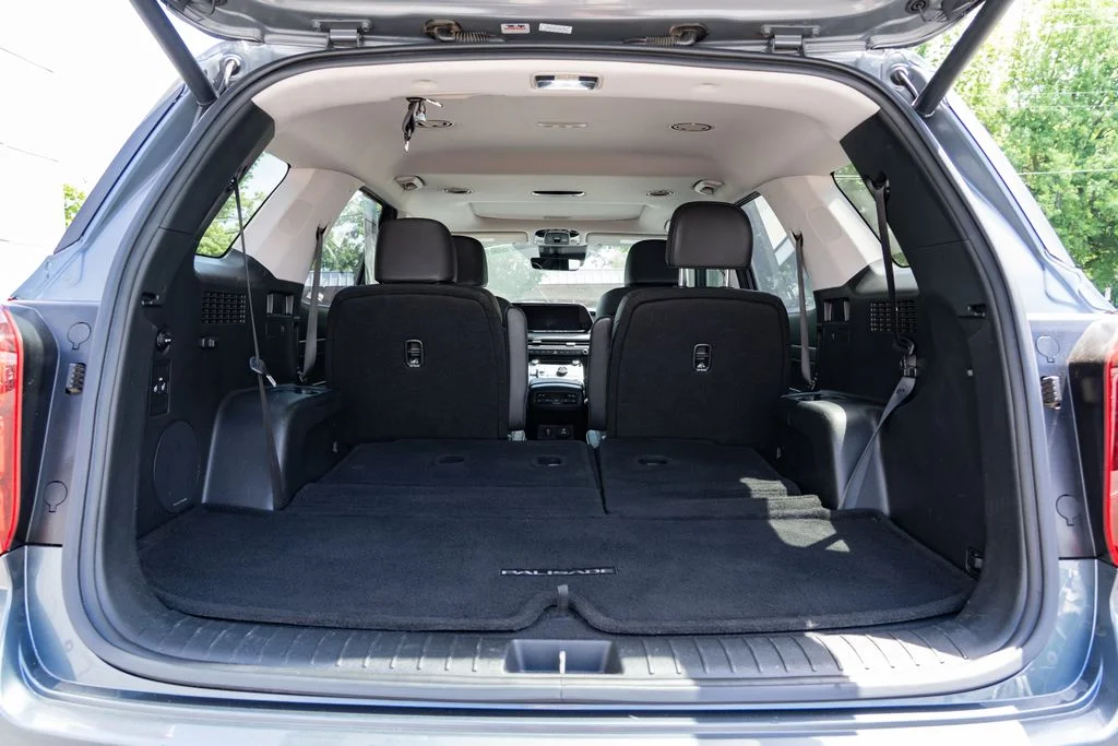 Used 2023 Gray Hyundai SEL image 8