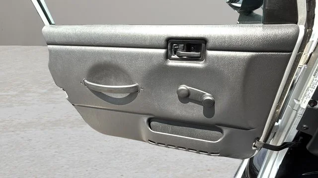 Used 2006 Silver Jeep Unlimited image 32