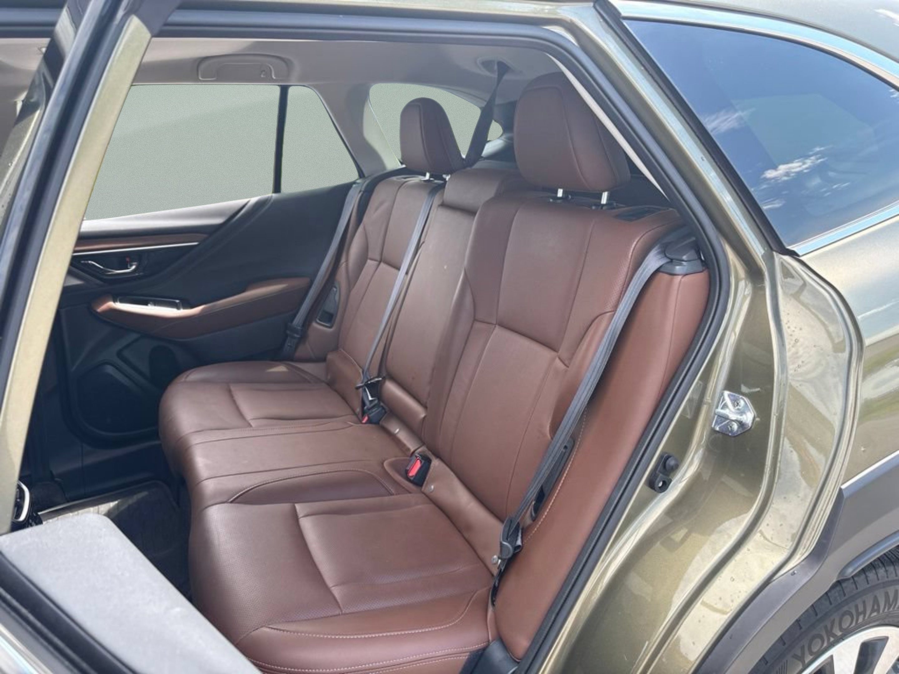 Used 2024 Autumn Green Metallic Subaru Touring image 17