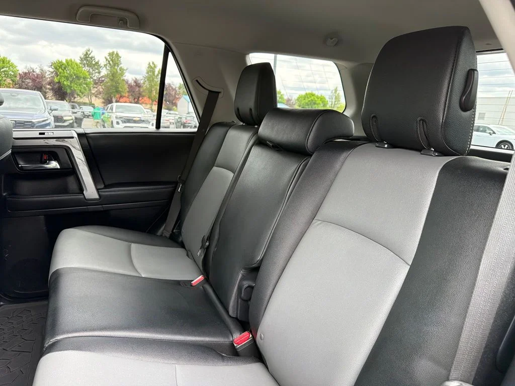 Used 2022 Classic Silver Metallic Toyota SR5 Premium image 32