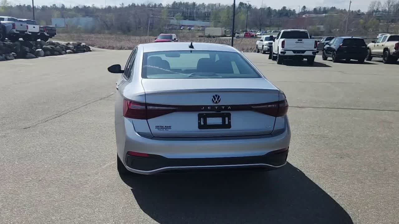 2025 Volkswagen Jetta SE - Photo 7