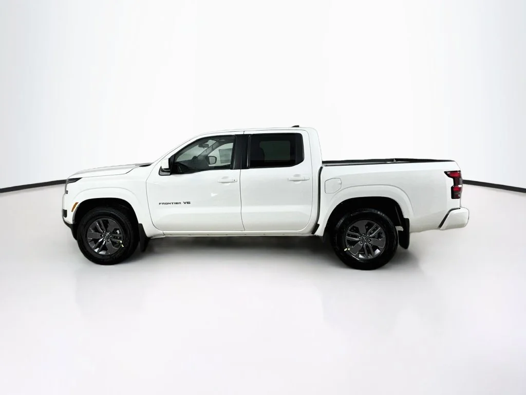 New 2027 Glacier White Nissan SV image 4