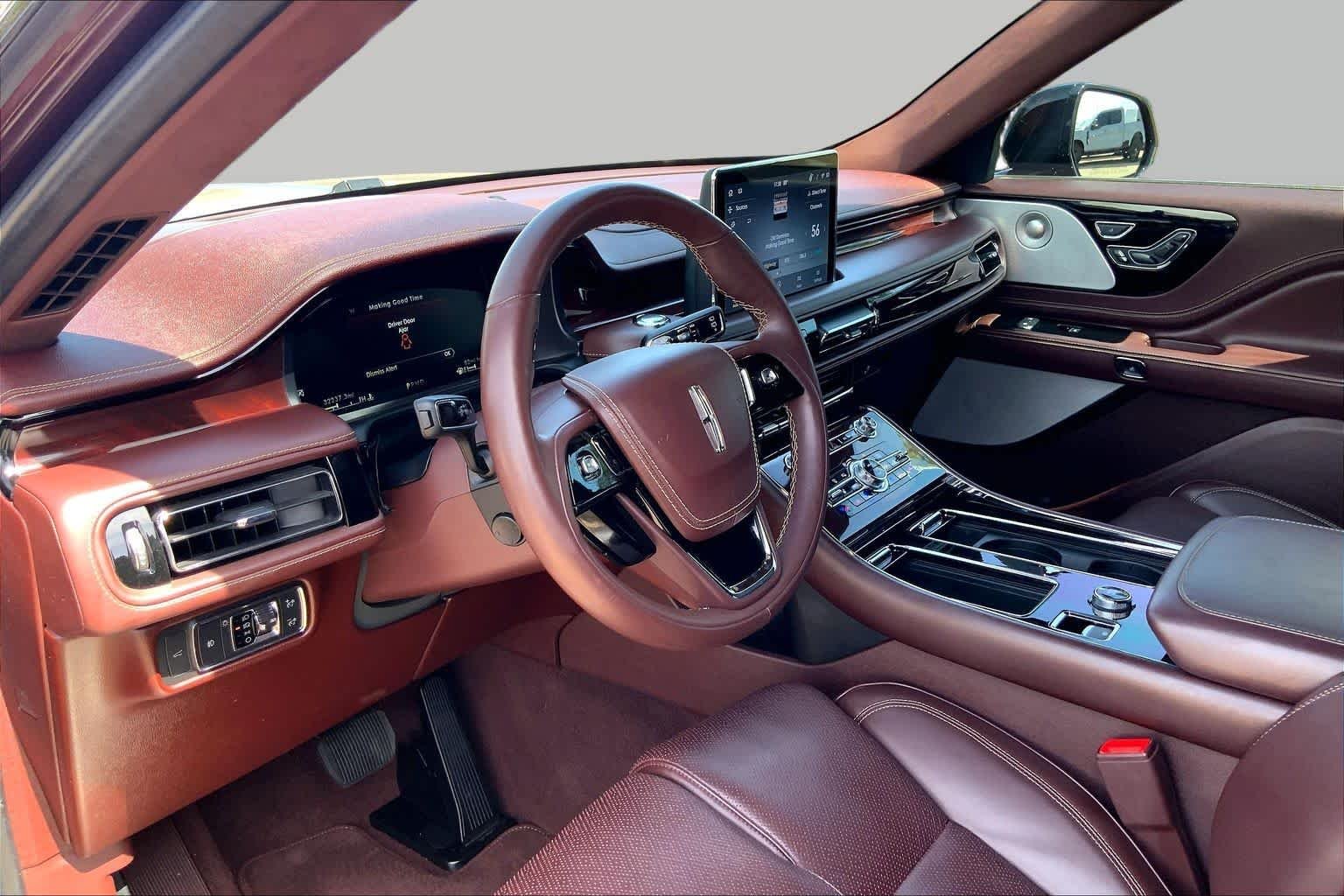 Used 2023 Diamond Red Lincoln Black Label image 18