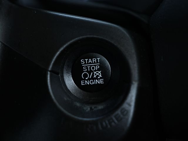 Used 2022 Alpine White Clearcoat Jeep Sport image 35