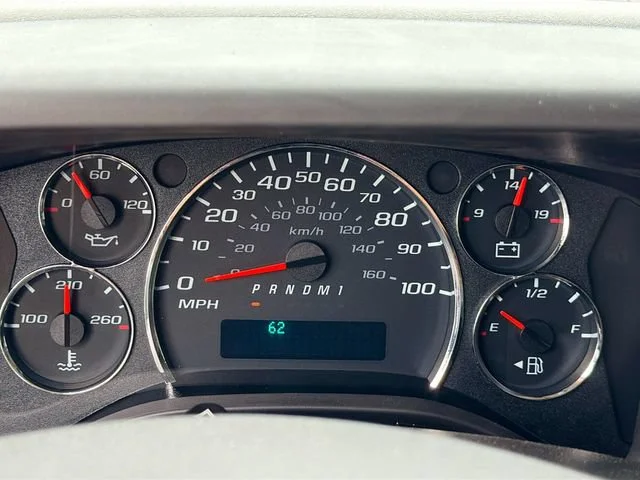 2025 Chevrolet Express Cargo Work Van - Photo 15