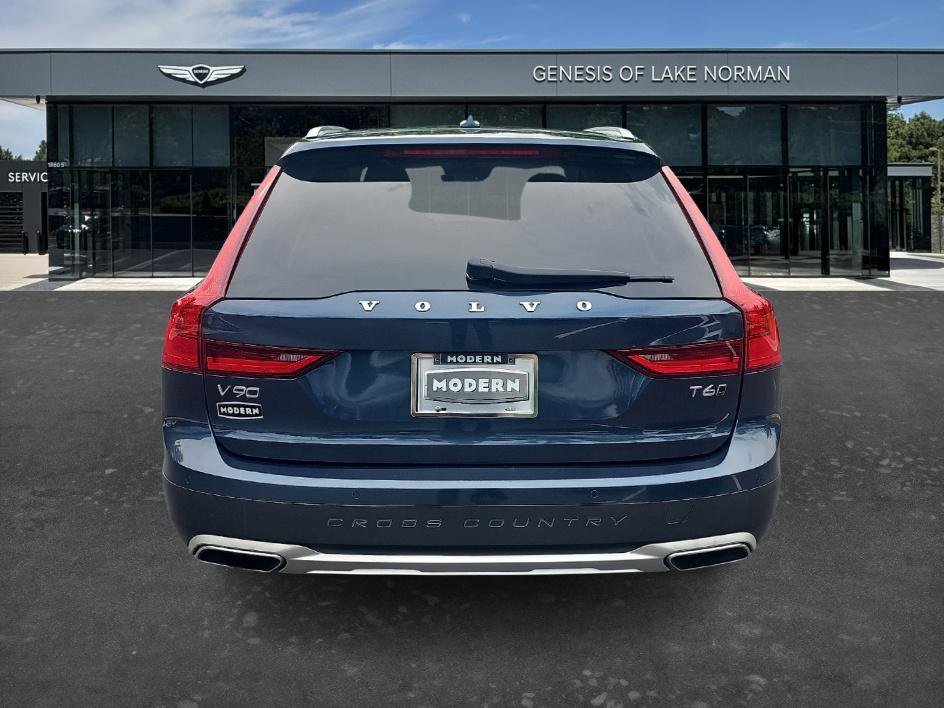 Used 2018 Denim Blue Metallic Volvo T6 AWD image 8