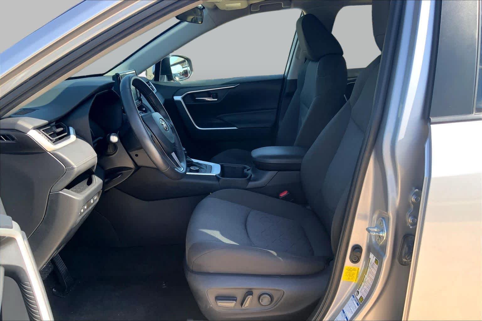 Used 2022 Silver Sky Metallic Toyota Hybrid XLE image 7