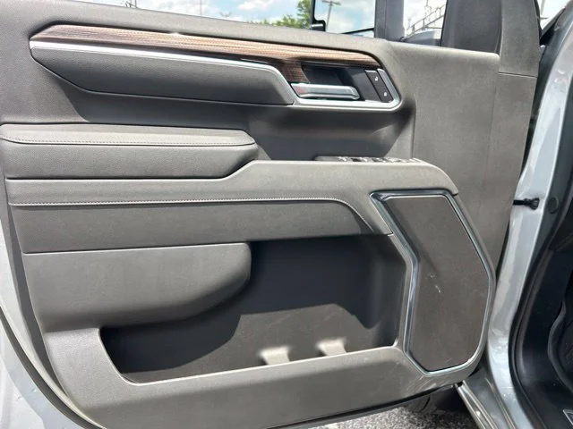 Used 2026 SELECT Chevrolet LT image 11