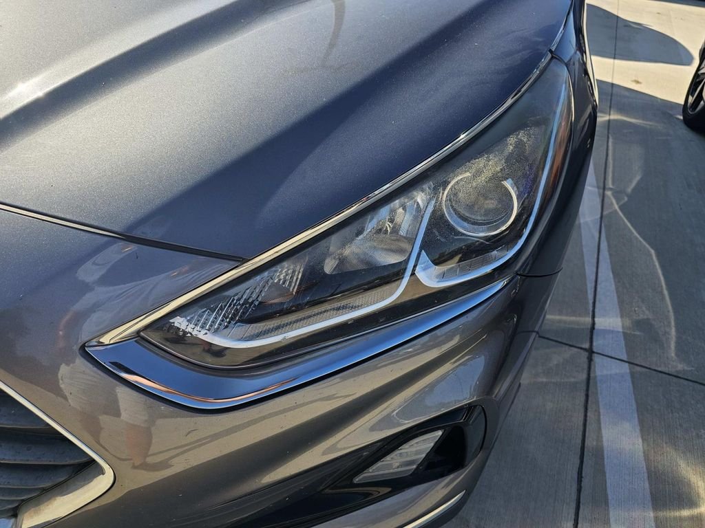 Used 2019 Gray Hyundai SE image 7