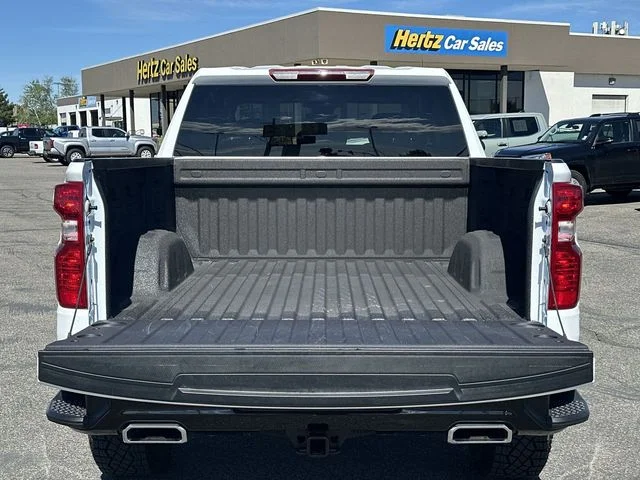Used 2025 White Chevrolet Custom Trail Boss image 22