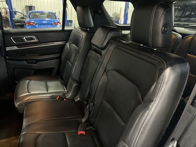 Used 2017 Gray Ford Limited image 30