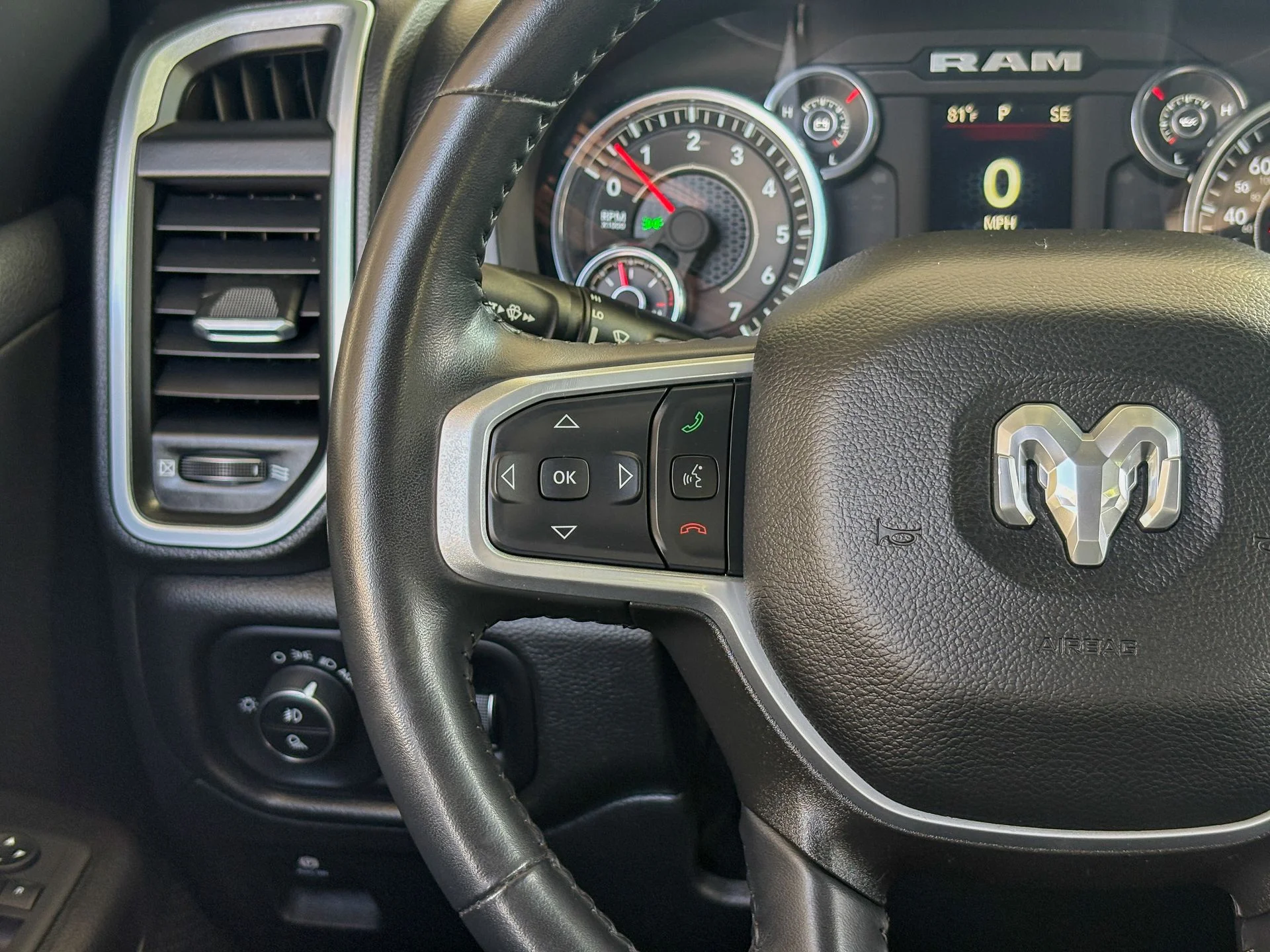 Used 2023 White Ram Big Horn/Lone Star image 30