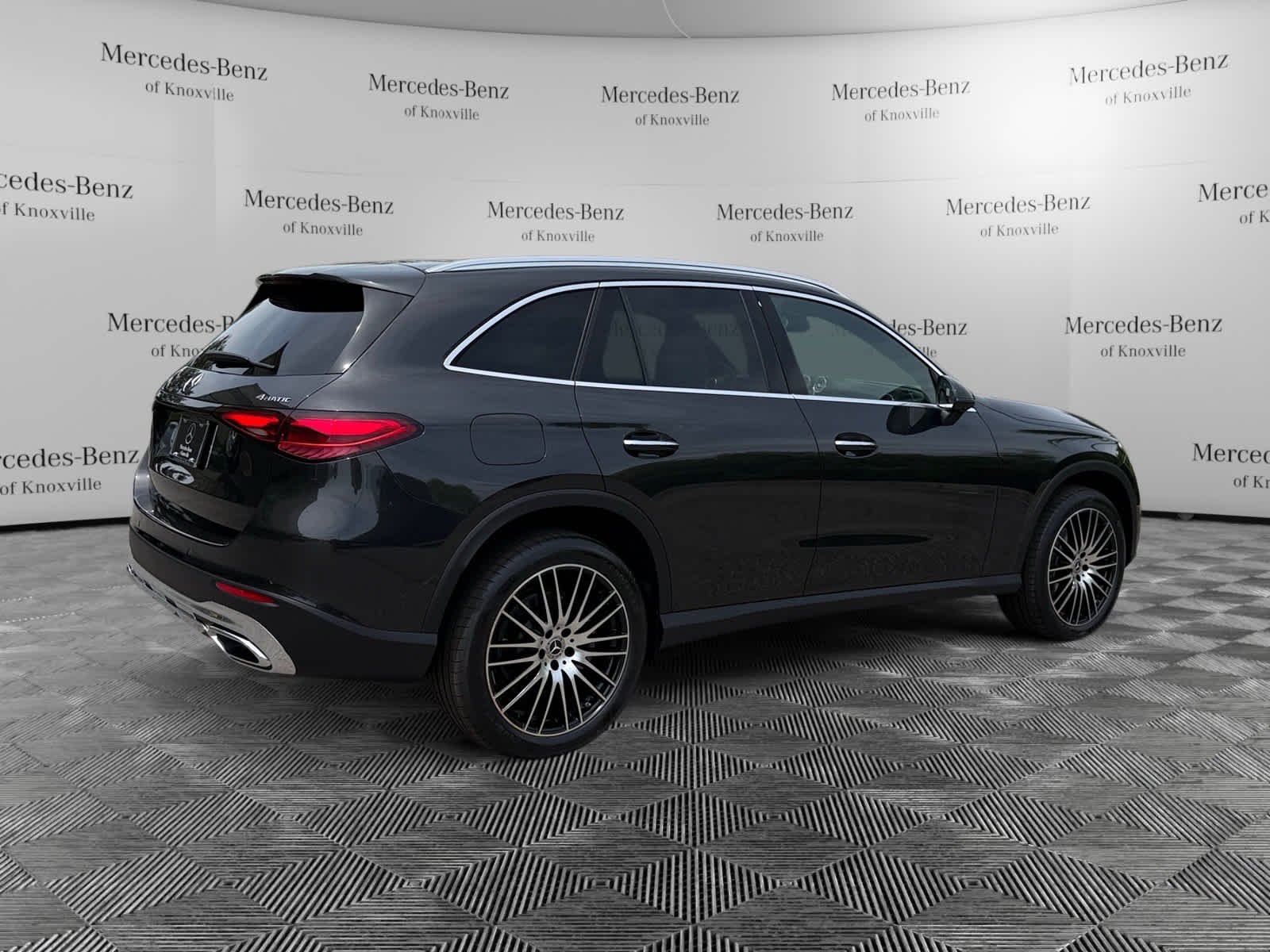 New 2026 Graphite Grey Metallic Mercedes-Benz GLC 300 image 5