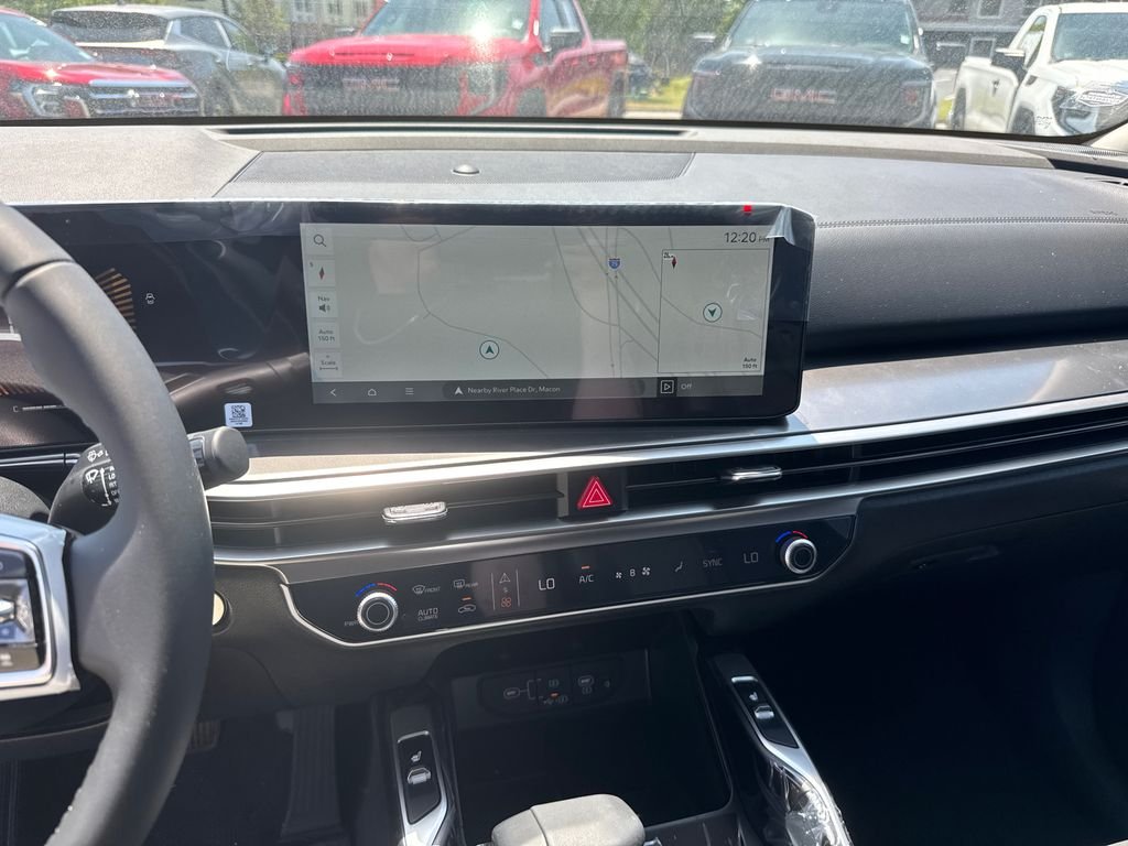 Used 2025 Black Kia S image 28