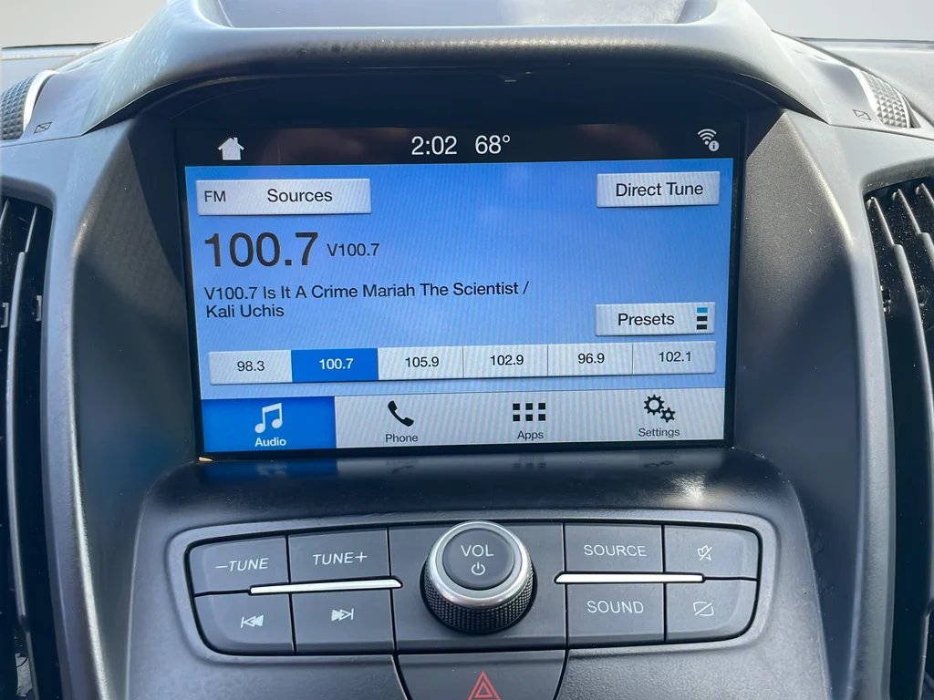 Used 2019 Black Ford SE image 25