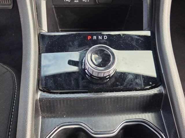 Used 2025 White Jeep Laredo image 18