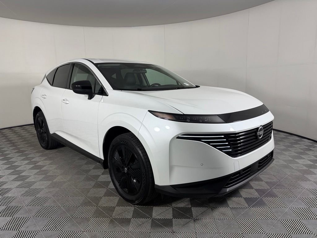 Used 2025 White Nissan SV image 4
