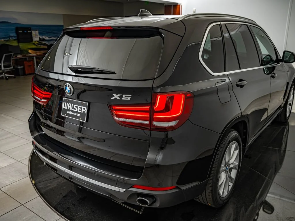 Used 2015 Black Sapphire Metallic BMW xDrive35i image 16