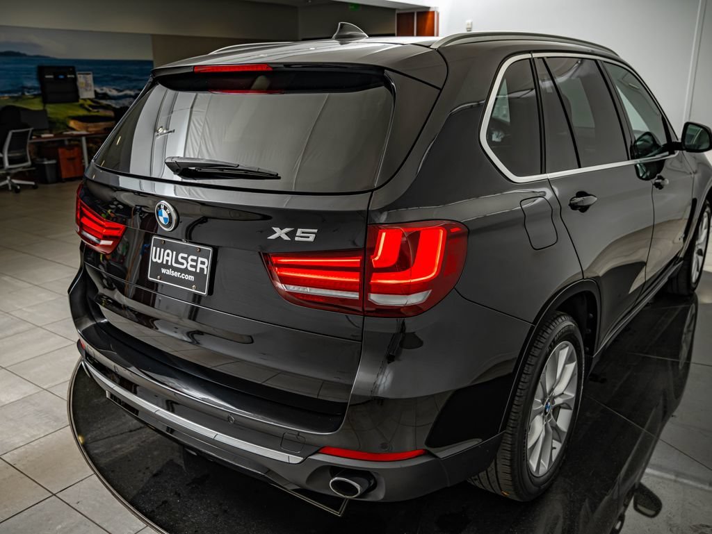 Used 2015 Black Sapphire Metallic BMW xDrive35i image 16