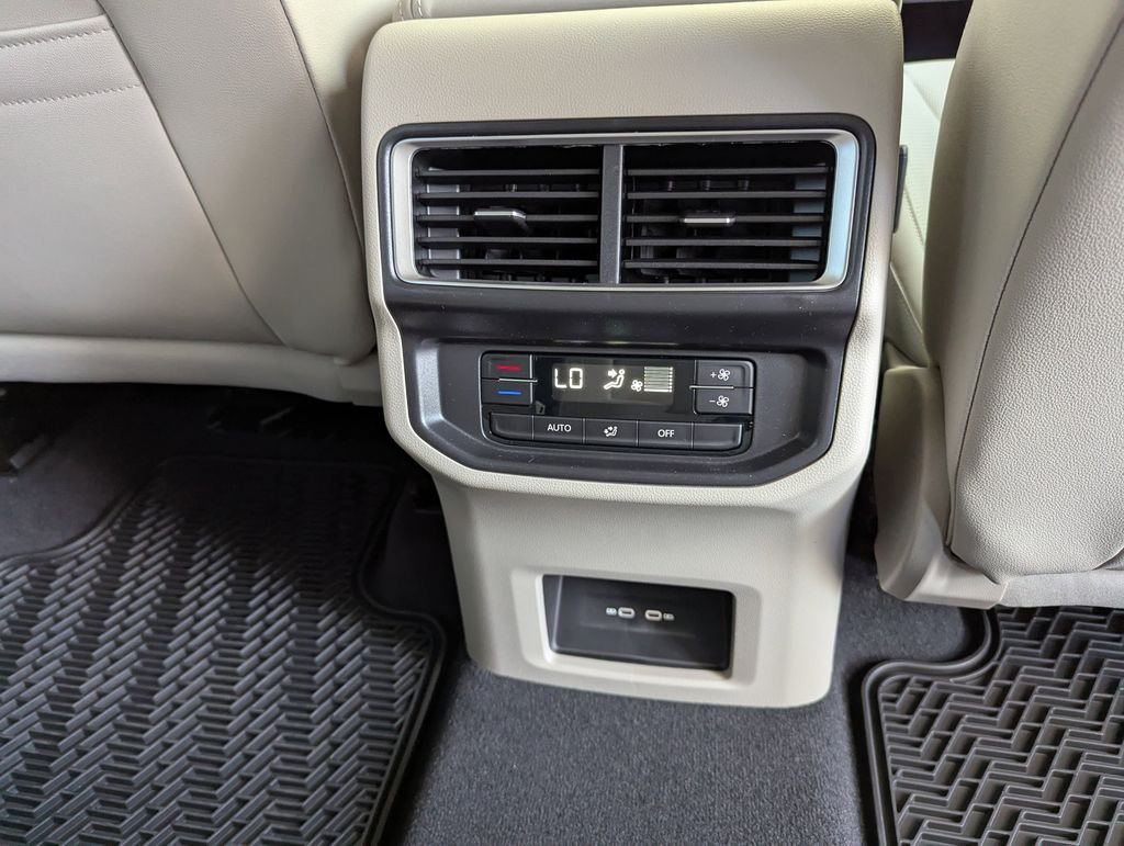 2026 Volkswagen Atlas SE - Photo 34