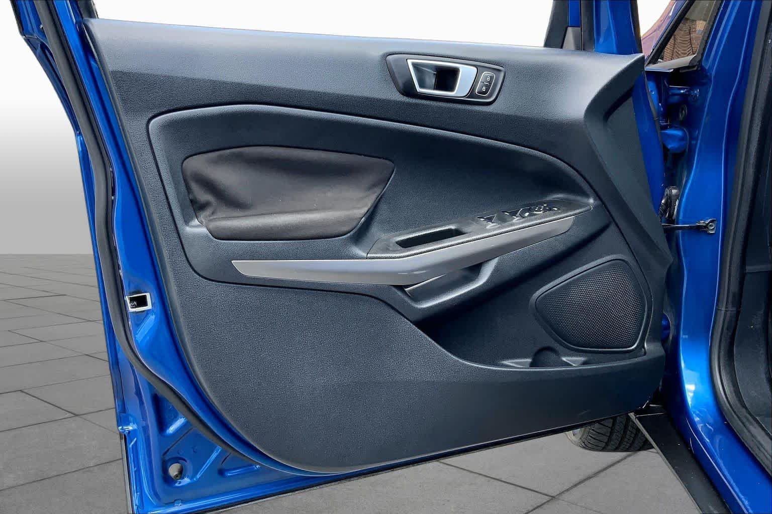 Used 2018 Lightning Blue Metallic Ford SE image 22