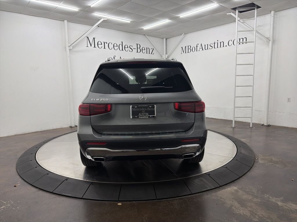 Used 2026  Mercedes-Benz GLB 250 image 6