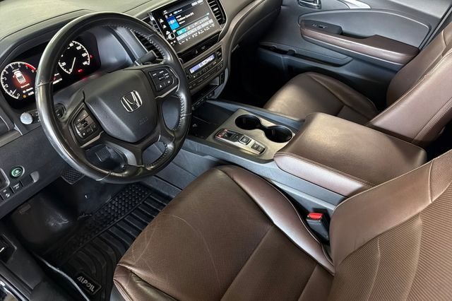 Certified Used 2024 Crystal Black Pearl Honda RTL image 14