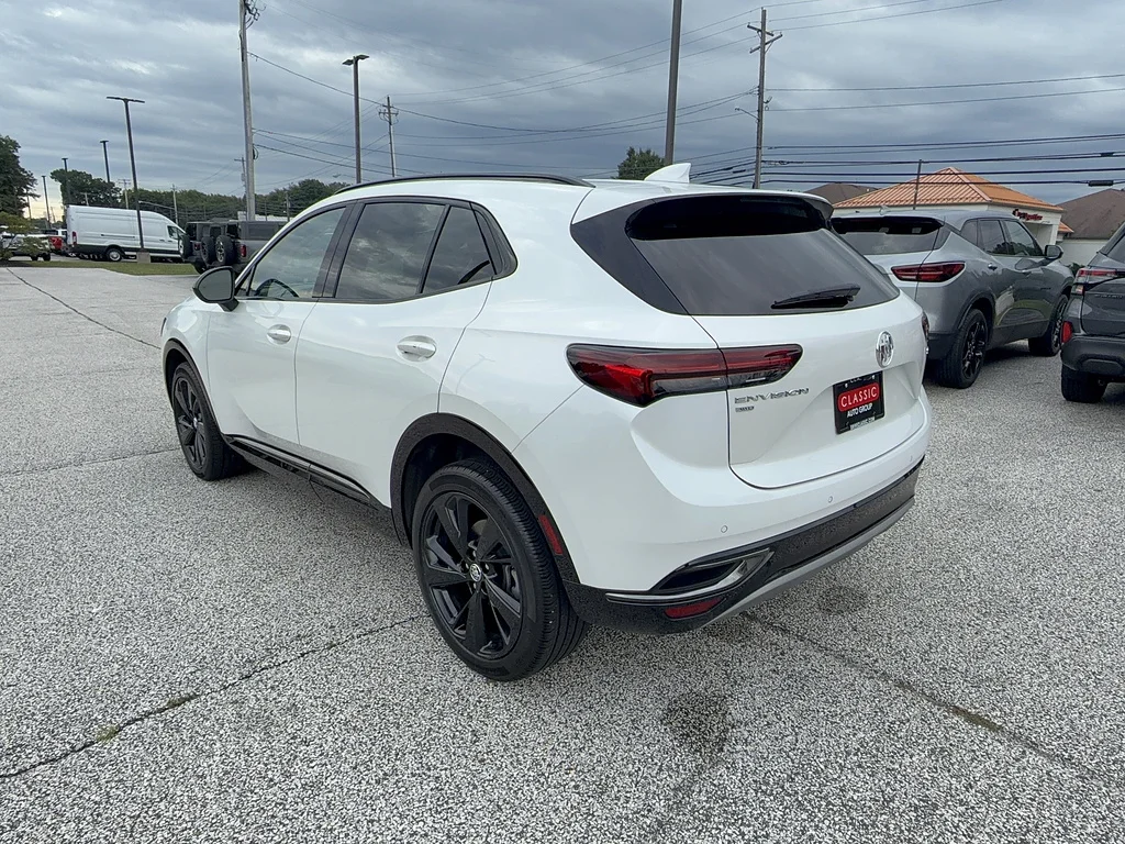 Used 2023 White Frost Tricoat Buick Preferred image 3