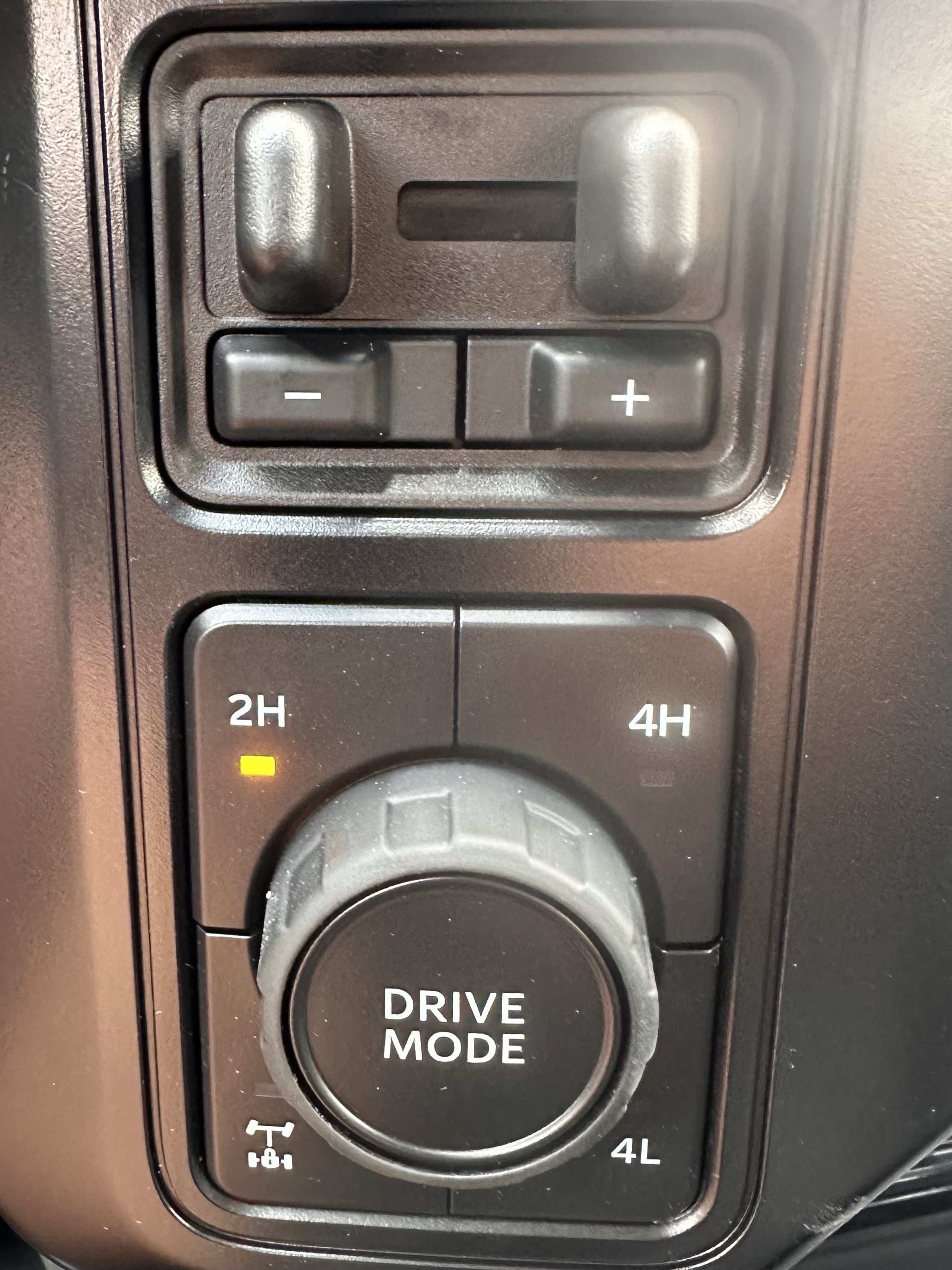 Used 2026 Agate Black Metallic Ford LARIAT image 22