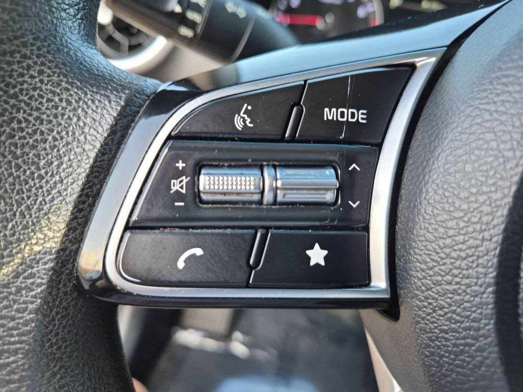 2023 Kia Forte LXS - Photo 18