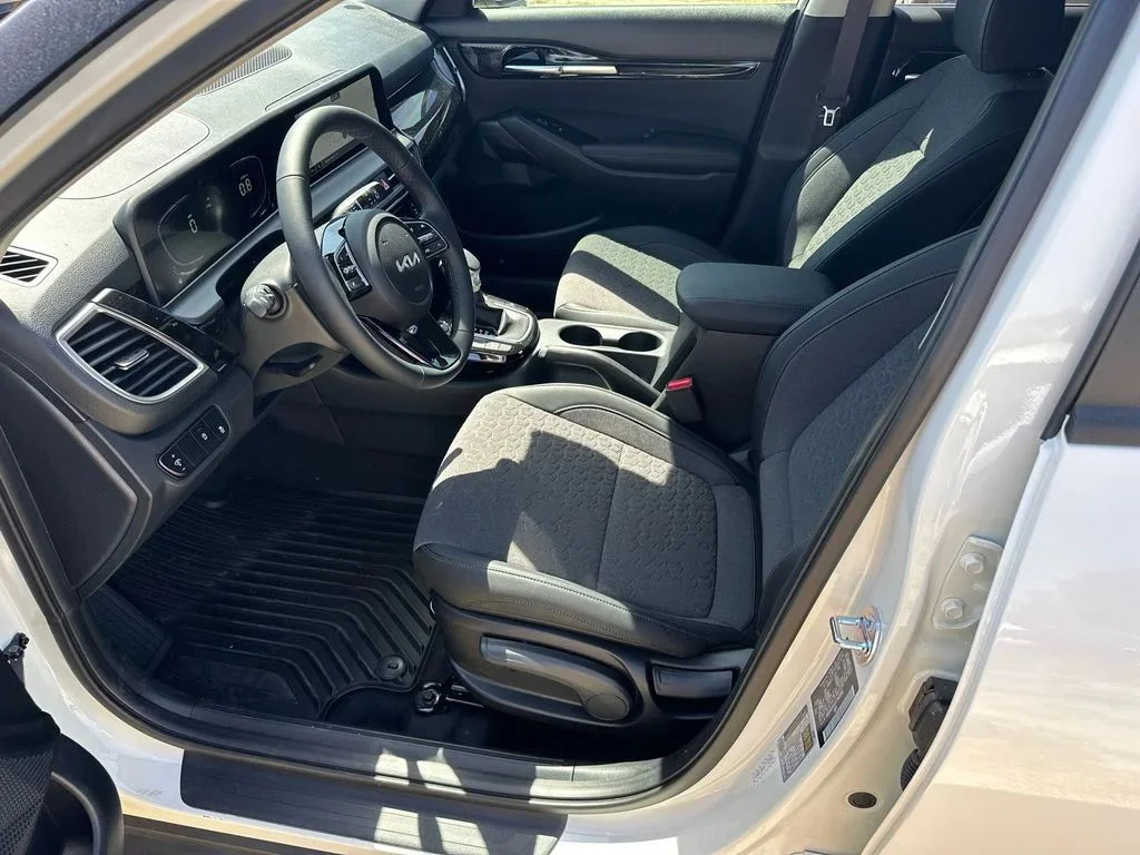 New 2026 White Kia LX image 9