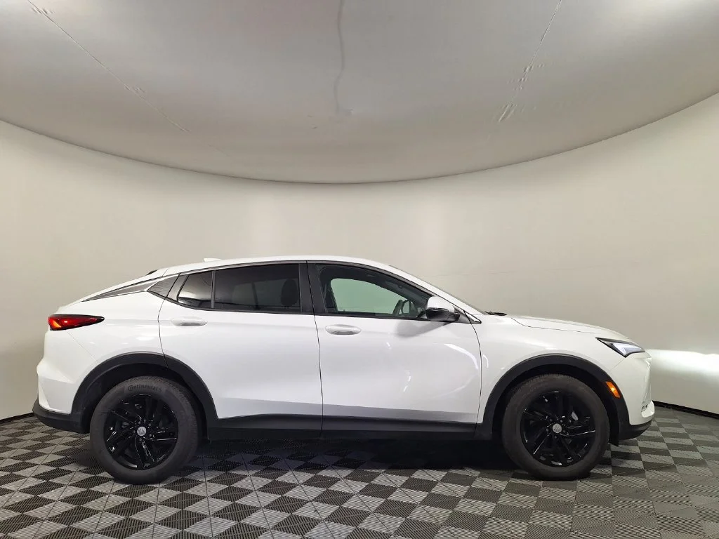 Used 2026 White Buick Preferred image 4